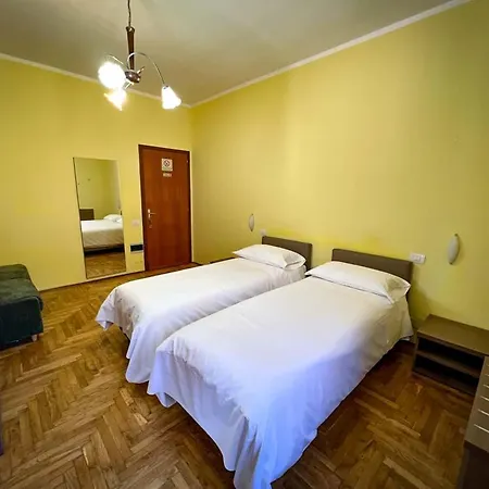 La Coldra Hotel *